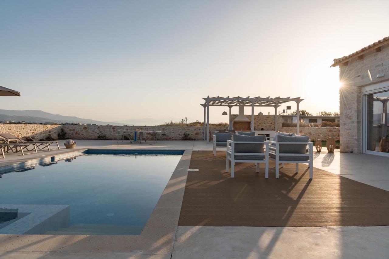 Evaero I, Ii, Iii, Iv - An Ever-so Inviting Escape, By Thinkvilla *