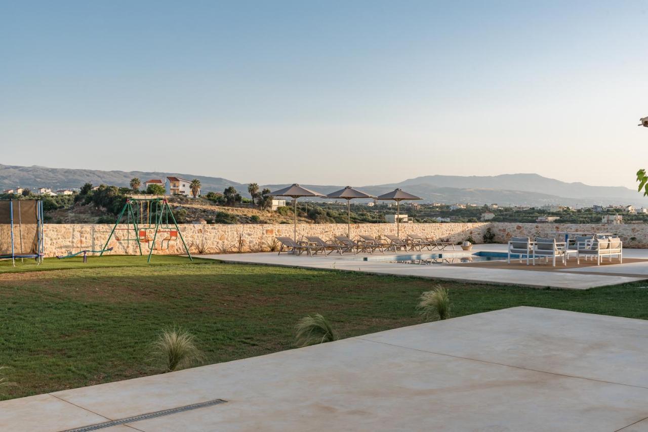 Vila Evaero I, Ii, Iii, Iv - An Ever-so Inviting Escape, By Thinkvilla Sfáka