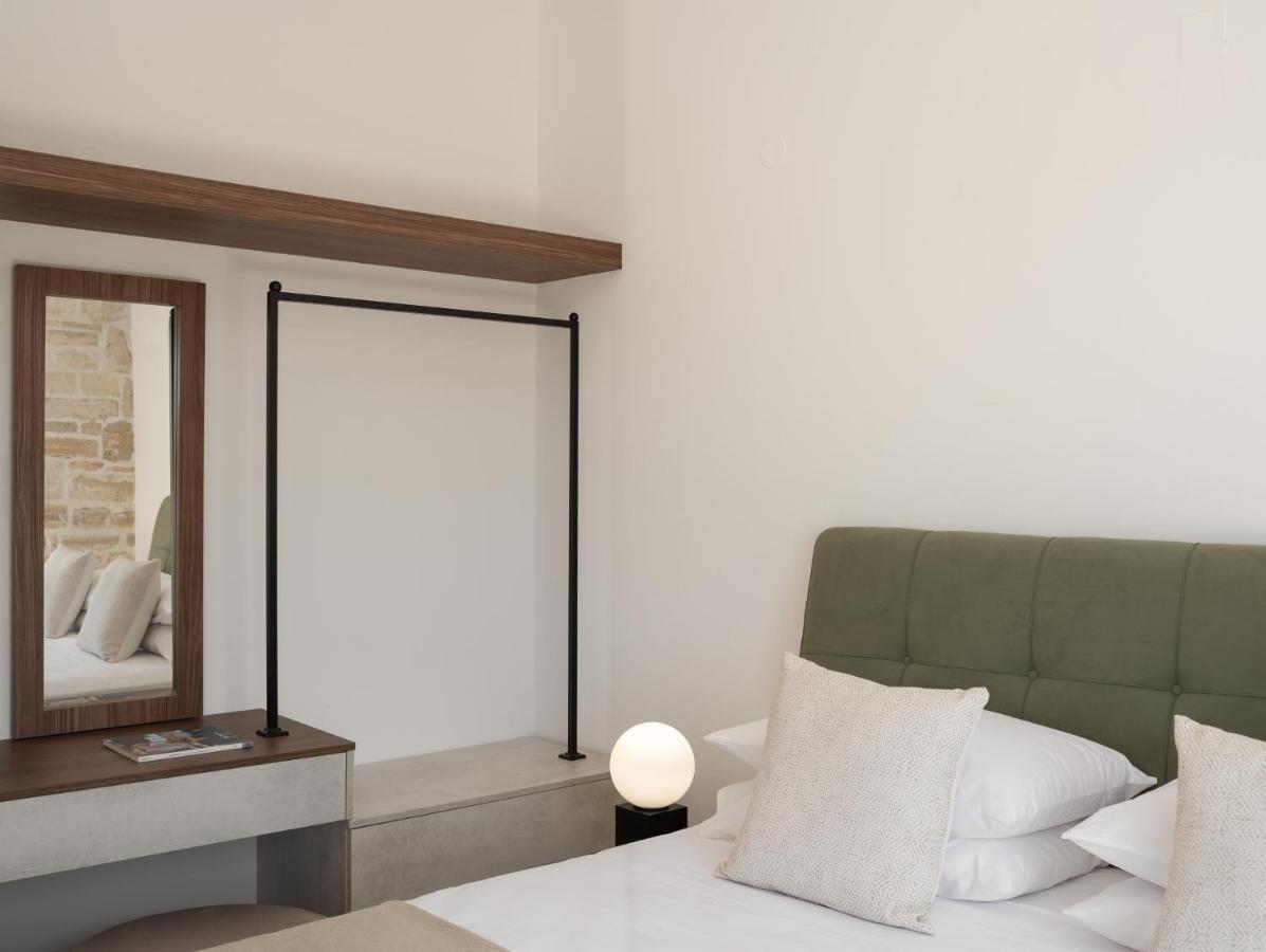 Evaero I, Ii, Iii, Iv - An Ever-so Inviting Escape, By Thinkvilla Vila *