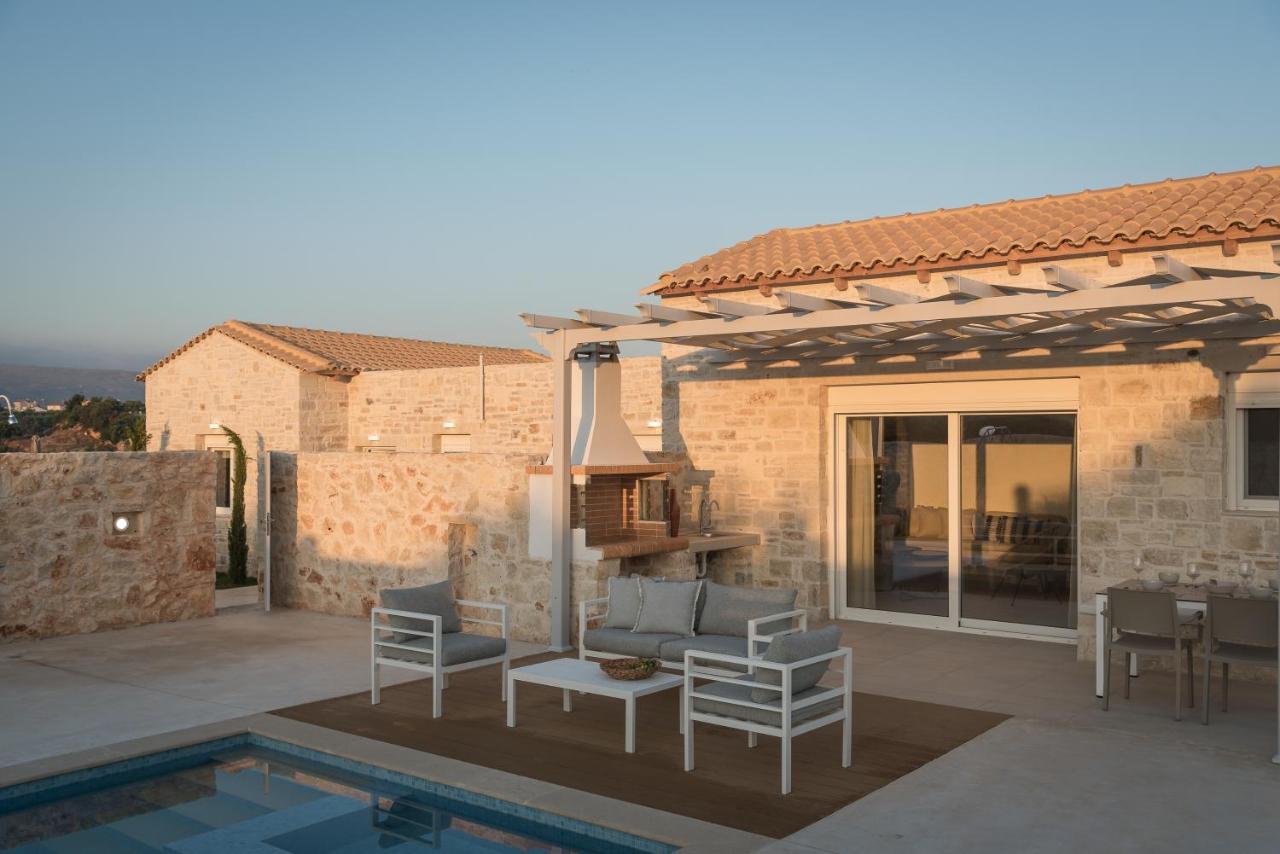 Vila Evaero I, Ii, Iii, Iv - An Ever-so Inviting Escape, By Thinkvilla Sfáka